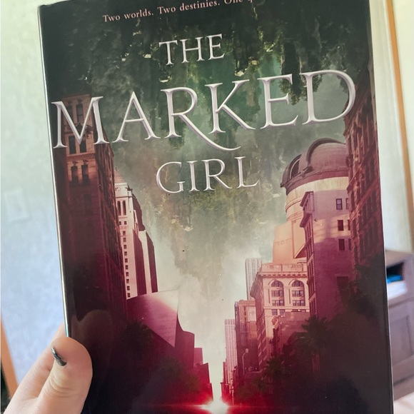 Books - Picture 5 of 8